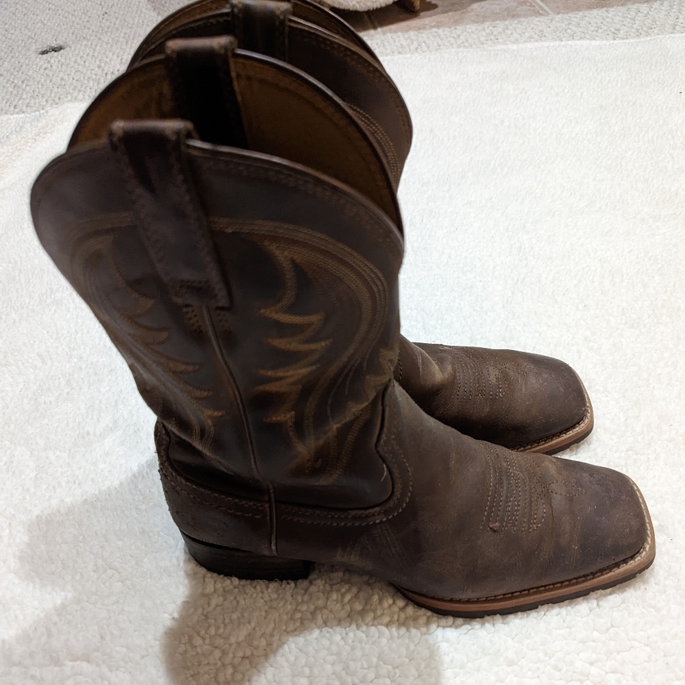 Unisex Ariat Brown Cowboy Boots Size 9